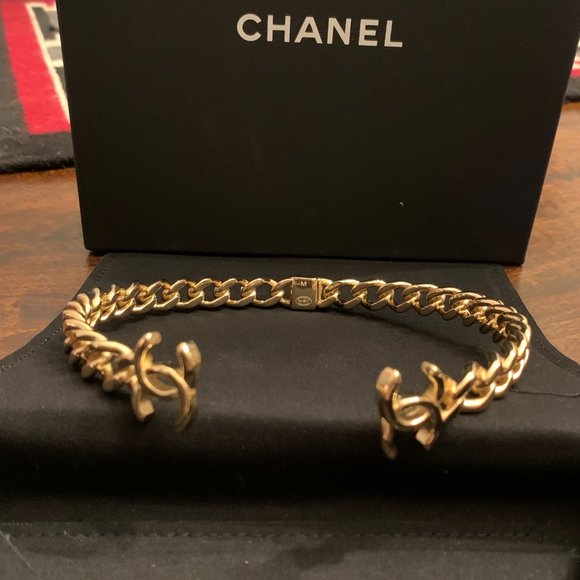 SOLD     Chanel 22C Gold CC Choker Necklace MEDIUM - Picture 10 of 11